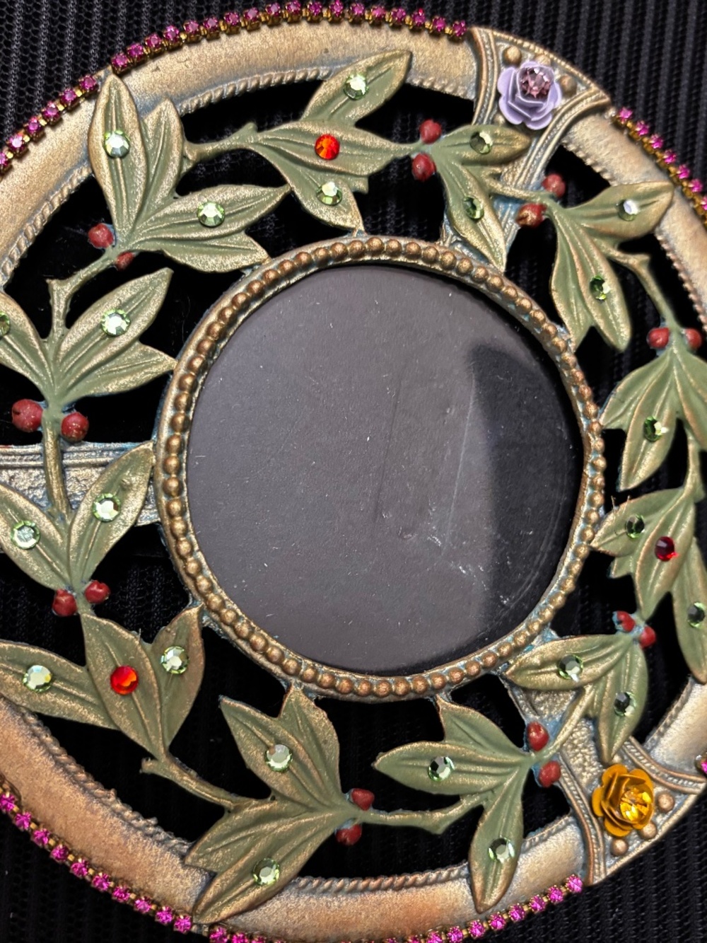 Metal picture frames